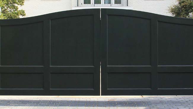Custom RV Gate Designs
